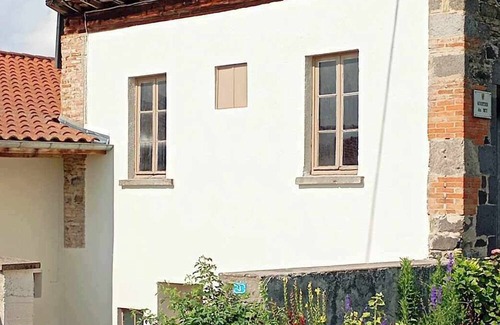 Solignat House | Maison Familiale Avec Petite Cour Fermée au Coeur de L'auvergne