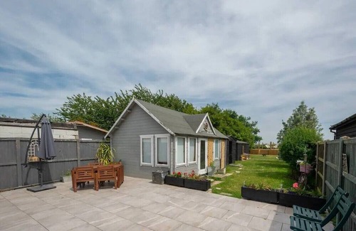 Herne Bay House | *NEW* Coastal Family House | Pass the Keys