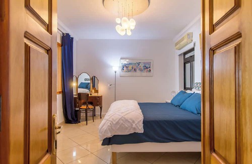 Sliema Villa | Magnificent Seafront Apartment Sliema
