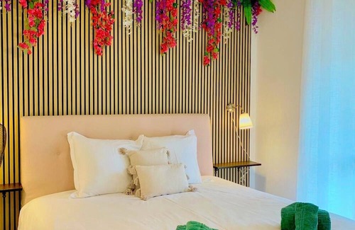 Malgrate Apartment | Charming floral apartment with mountain views!