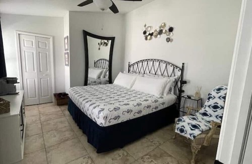 Fort Myers Cabin | Amanecer en la Piscina