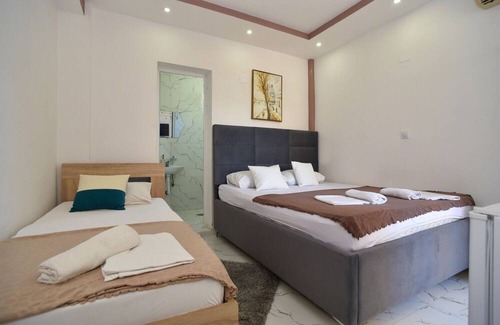 Gjerana Apartment | Studio Room w Balcony 6 min to Beach in Ulcinj