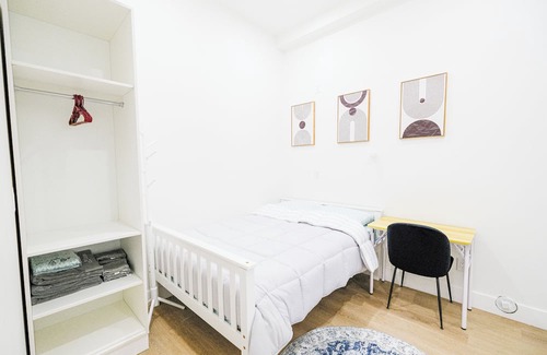 Regal Heights House | Large Double room with private bathroom and working area