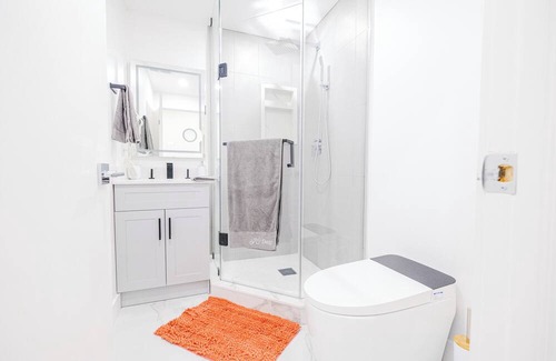 Regal Heights House | Large Double room with private bathroom and working area