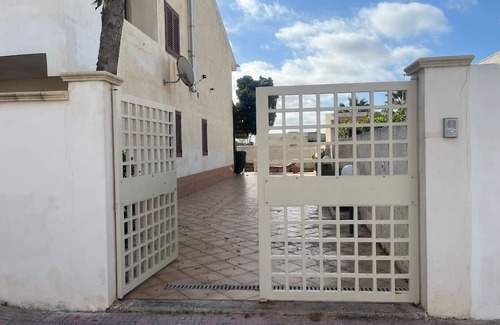 Marsala House | Holiday Home 'Villa Settimo' with Private Terrace, Private Garden and Air Conditioning