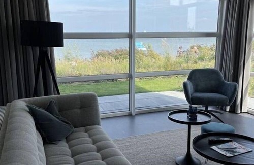 Enkhuizen Ski Chalet | IJsselmeerstrand Exclusief