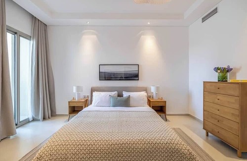 Jumeira 3 Apartment | 2BR Umm Al Sheif 10 Mins From The Beach - NOX