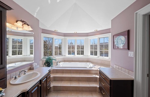 Hammonds Plains Villa | Elegant Lakehouse on Golf Course with large property ground