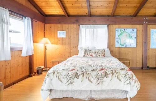 Captain Cook House | Serenity Hale on Kona Coast with spectacular ocean view