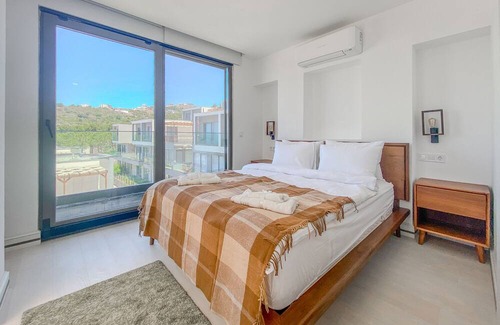 Bogazici Villa | Sea View House w Balcony 3 min to Beach in Milas