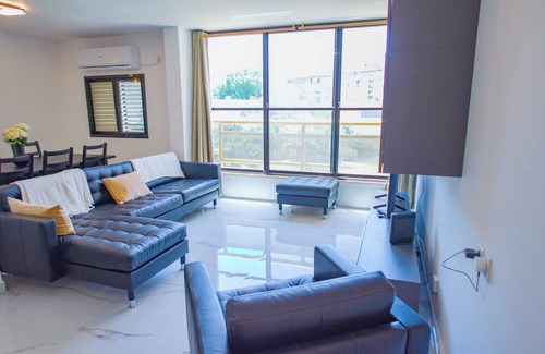 Netanya Apartment | Appartement 100m² Entièrement Rénové Harav Kook 5mn du Kikar et Plage