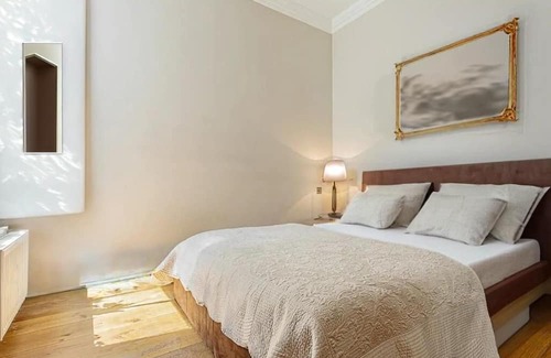Spitalfields Apartment | Stunning & Spacious by Spitafields