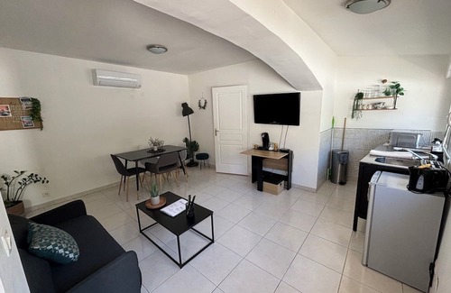Carry-le-Rouet Apartment | Jolie T2 Proche des Plages et du Port de Carry le Rouet