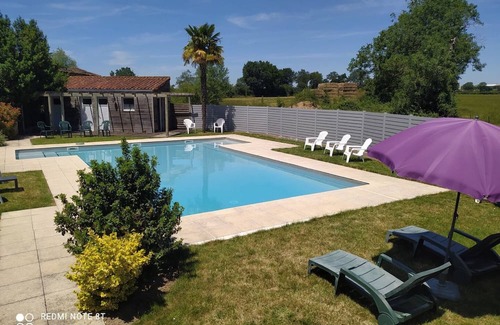 Beaurepaire House | Holiday Home 'Gîte Les Métives Près Du Puy Du Fou' with Shared Pool, Private Terrace and Wi-Fi