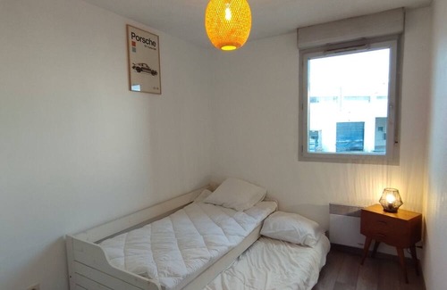 Minimes - Barriere de Paris Apartment | Spacious nest with balcony and shared pool