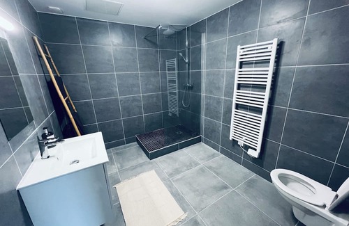 Luzarches Apartment | Appartement Cosy, Paris Jo2024, Astérix, Château de Chantilly, Charles de Gaulle