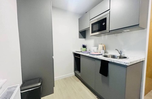Old Trafford Apartment | Contemporary Chic Studio in Stretford