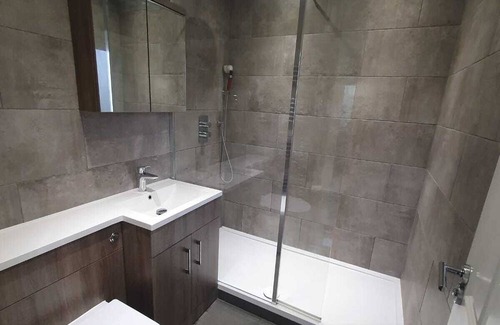 Broxbourne Apartment | 2 bed apartment in Turnford, Broxbourne. Very clean and well looked after.