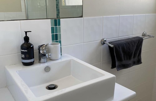 Port Noarlunga South House | Wine coast spacious 3-bedroom house