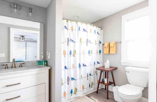 Carteret County House | Water View w/ 2 Bedrooms and Large Porch
