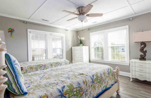 Carteret County House | Water View w/ 2 Bedrooms and Large Porch