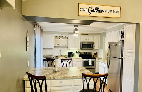West Henrietta House | Cozy raised ranch in West Henrietta