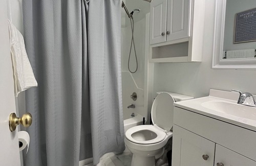 Oxon Hill House | Amazing 5BD Theater room, Game Lounge, Yoga & more—National Harbor/DC