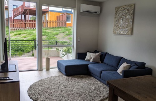 North Beacon Hill House | Cozy 2 Bed 2 Bath! Perfect sized townhome w/ rooftop, unleashing scenic views.