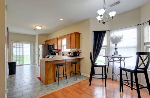 Clarksville House | Centrally located Townhome with Pool Access and game room