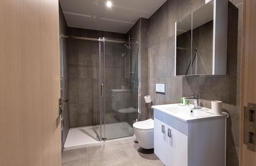 Central Milton Keynes Apartment | Gulliver's Land Adventure One Bedroom by Belvilla