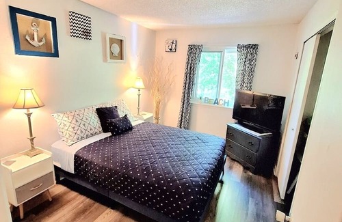 North Beach Condo | Beach Retreat in Atlantic Beach, FL