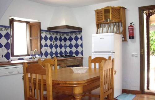Jimena de la Frontera House | Holiday Home 'Casa Limon' with Mountain View, Private Pool and Wi-Fi
