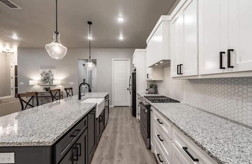 Lubbock House | Modern Uptown - 4BR/2BA - New Construction
