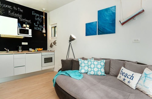 Komiza Apartment | Cozy 1-bedroom apartment with AC, WiFi, parking, terrace view, laundry