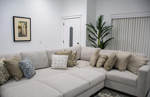 Indio House | Coachella Poolside Paradise, accommodates up to 10 guest
