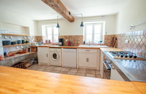 Montreal Villa | Luxury house with pool close to the airport