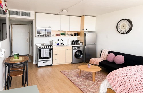 Downtown Salt Lake City Apartment | 11th Floor Cozy 1-bedroom apartment with AC and WiFi in awesome Salt Lake City