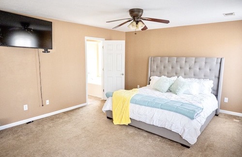 Huntcliff House | Spacious Columbia Getaway Minutes to Downtown!