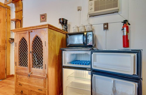 Weirs Beach Apartment | Quiet Laconia Studio, Near Mill Falls Marketplace!