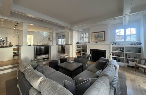 Newlands House | 4 Bedroom Newlands Home Blocks from trails & 1 mile from Pearl Street Mall