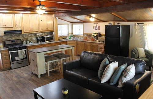 Crestline Cabin | Cozy 2-bedroom cabin in lovely Crestline with WiFi, AC, gated yard and patio.