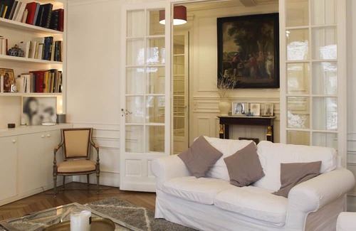 Quartier de la Plaine-de-Monceaux Apartment | Spacious Haussmannian apartment, in Paris 17th