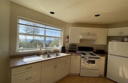 Juan de Fuca Electoral Area Apartment | Sooke Vacation apartment overlooking the Juan De Fuca Straits, amazing sea views