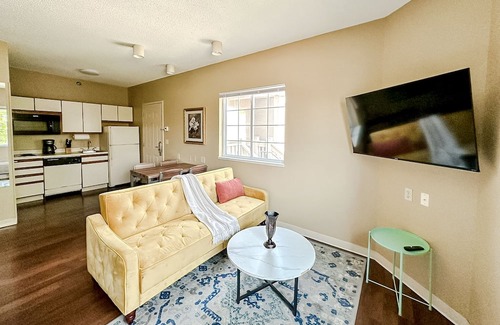 Wichita Apartment | Sleepover: Memorable Studio - Downtown Wichita