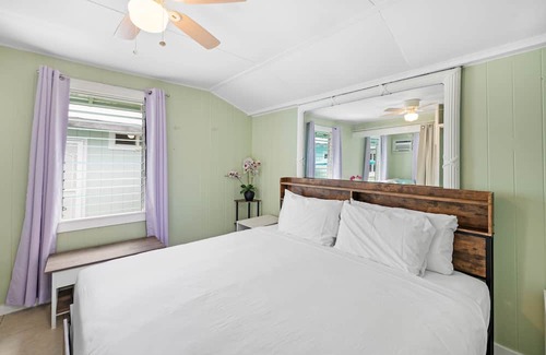 McCully - Moiliili House | Cozy 1BR/1BA Hawaiian Hideaway - Ideal for Couples, Near Top Attractions