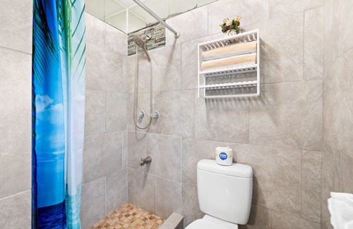 McCully - Moiliili House | Cozy 1BR/1BA Hawaiian Hideaway - Ideal for Couples, Near Top Attractions