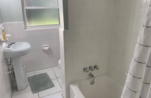 Pensacola House | Private home in Gulf Breeze Proper - 5 mins. from Pensacola Beach