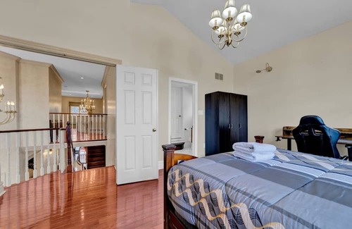 East Credit House | Bright & Private Queen Suite with Modern Amenities
