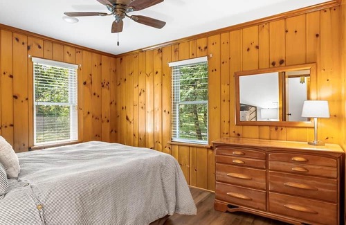 Markesan Cabin | Serene, Immaculate cabin on pristine lake frontage