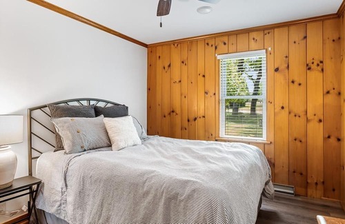 Markesan Cabin | Serene, Immaculate cabin on pristine lake frontage